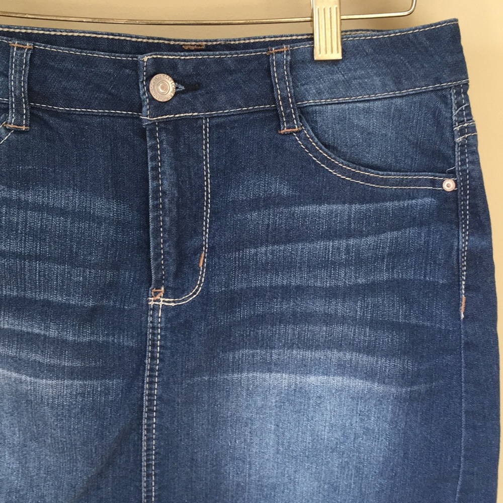 Denim Skirt Size 5 - Picture 3 of 6